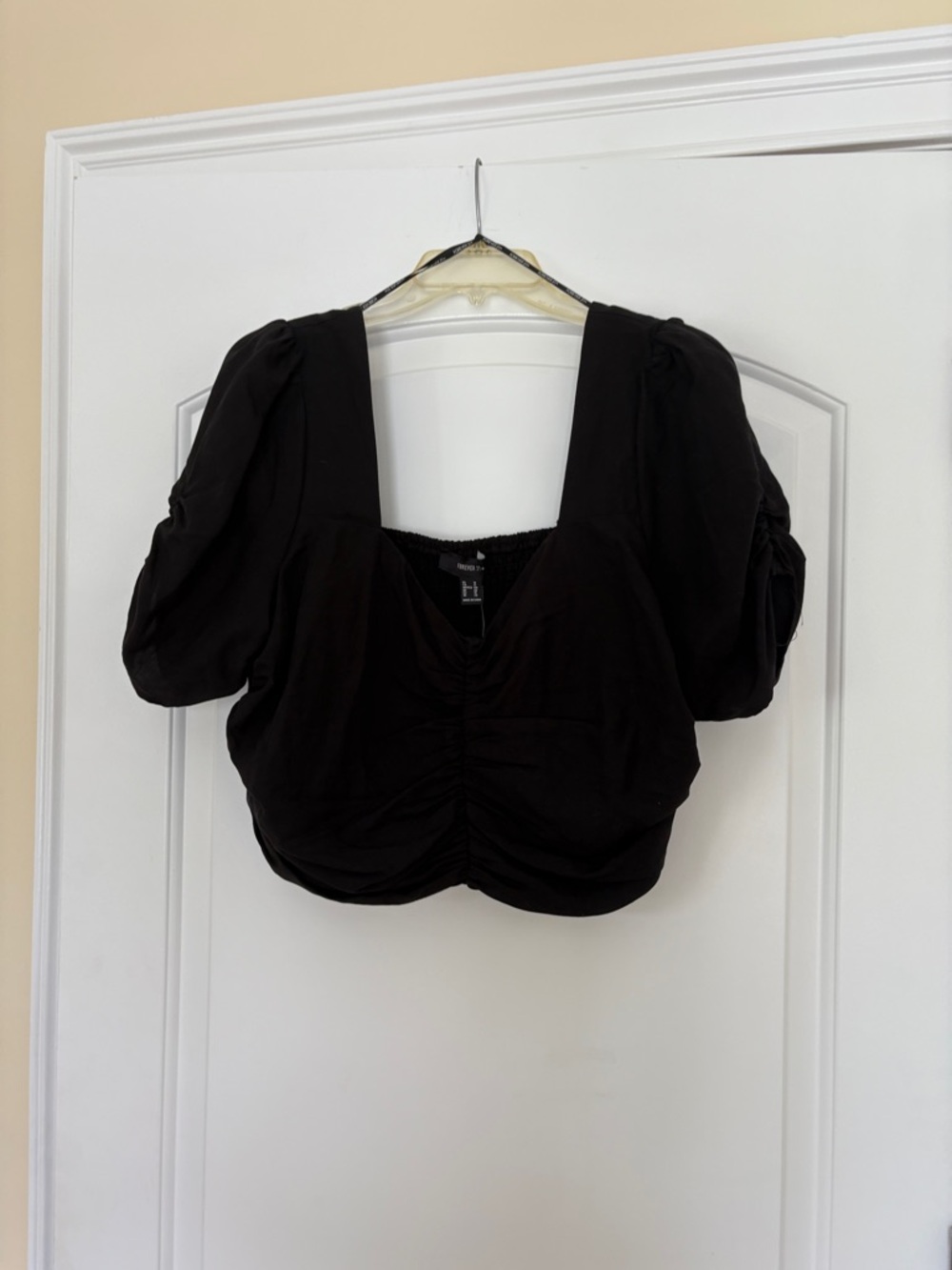 Forever 21 Black Puff-Sleeve Ruched Crop Blouse